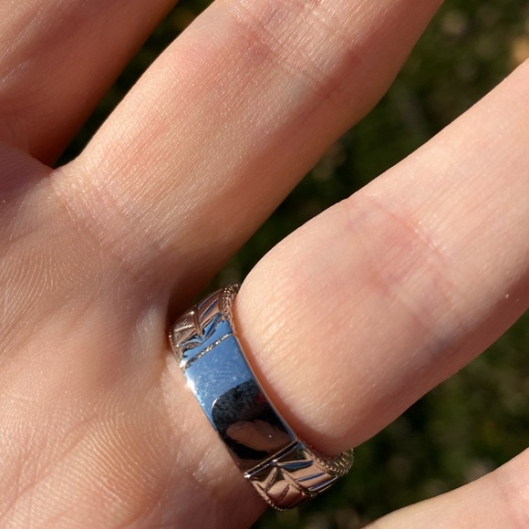 New Gorgeous 925 Silver Ring - Picture 4 of 11